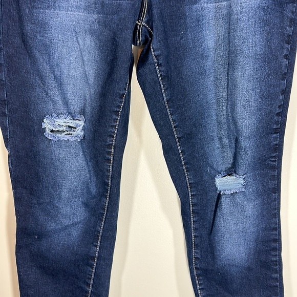 Royalty for Me Jeans Dark Wash Fringed ends Distressed Stretchy Mid Rise Size 6 - Picture 8 of 9